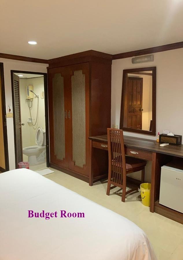 Le Tanjong House Hotel Patong Exterior foto